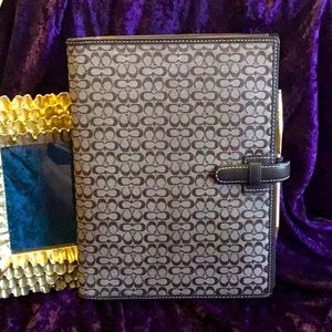 Vintage EUC Coach notepad/card holder signature C’s